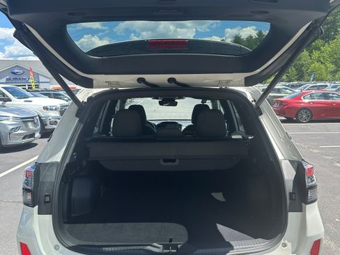 Used 2025 Subaru Forester Premium AWD/4WD image 8