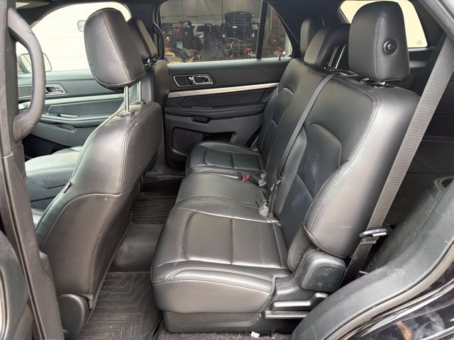 Used 2019 Ford Explorer XLT w/ Equipment Group 202A AWD/4WD image 15