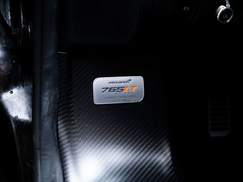 Used 2022 McLaren 765LT RWD image 16