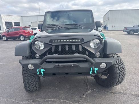 Used 2018 Jeep Wrangler Unlimited Sport S image 9