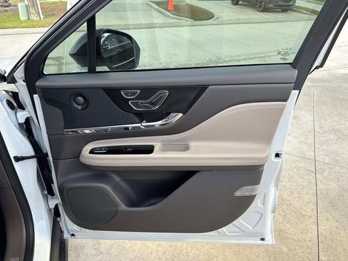 Used 2020 Lincoln Corsair Reserve w/ Equipment Group 201A image 13