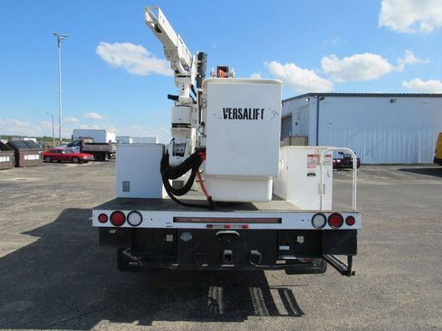 Used 2017 Ford F550 2WD Crew Cab Super Duty image 4