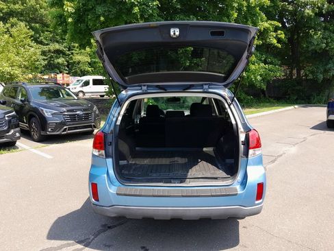 Used 2012 Subaru Outback 2.5i Premium AWD/4WD image 34