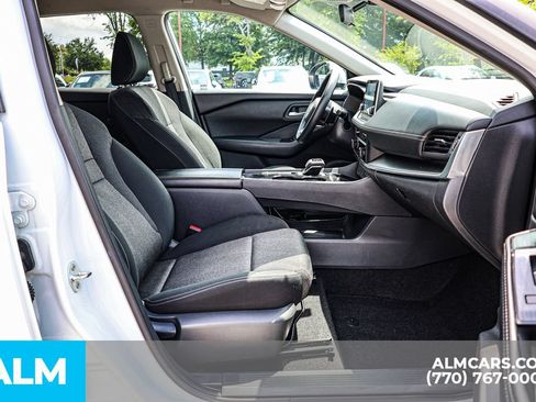 Used 2024 Nissan Rogue SV FWD image 21