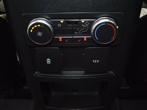 Used 2020 Ford Explorer XLT w/ Equipment Group 202A image 36