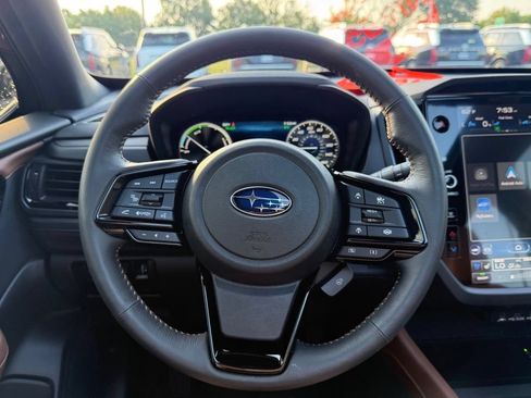 Used 2025 Subaru Forester Touring AWD/4WD image 14