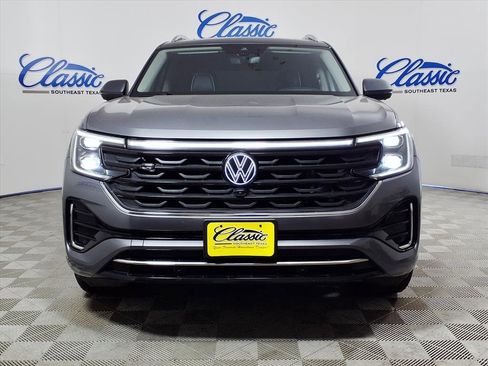 Used 2024 Volkswagen Atlas SEL Premium R-Line image 3