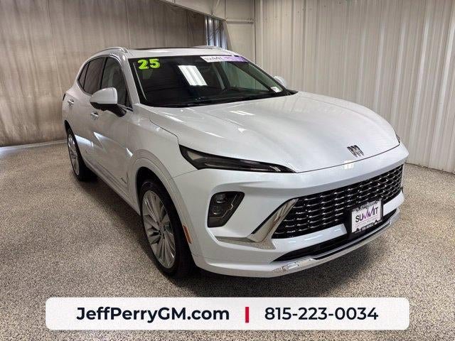 Used 2025 Buick Envision Avenir AWD/4WD image 2
