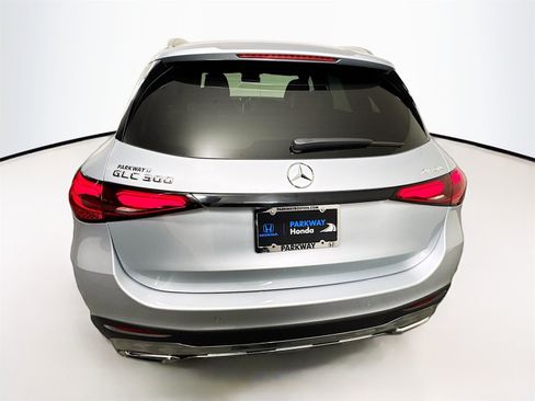 Used 2023 Mercedes-Benz GLC 300 4MATIC image 6
