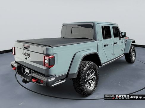 Used 2025 Jeep Gladiator Mojave AWD/4WD image 5