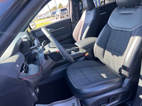 Used 2025 Ford Explorer ST-Line image 24