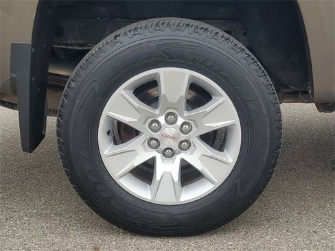 Used 2015 GMC Canyon SLE w/ SLE Convenience Package image 9