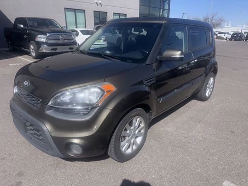 Used 2013 Kia Soul + image 2