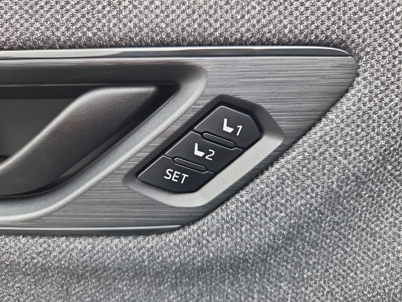 New 2026 Subaru Outback Limited AWD/4WD image 18