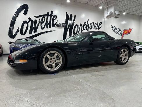 Used 2004 Chevrolet Corvette Convertible w/ Preferred Equipment Group RWD image 15