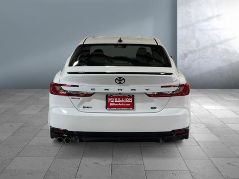 New 2026 Toyota Camry Hybrid image 5