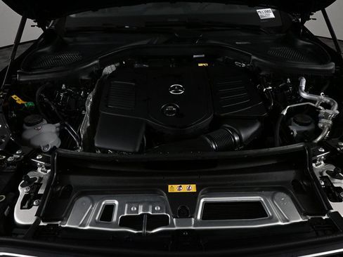New 2025 Mercedes-Benz GLC 350e GLC 350e image 31