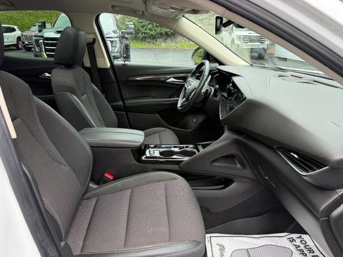 Used 2022 Buick Envision Preferred AWD/4WD image 21