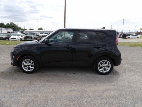 Used 2024 Kia Soul LX w/ Option Group 015 FWD image 1