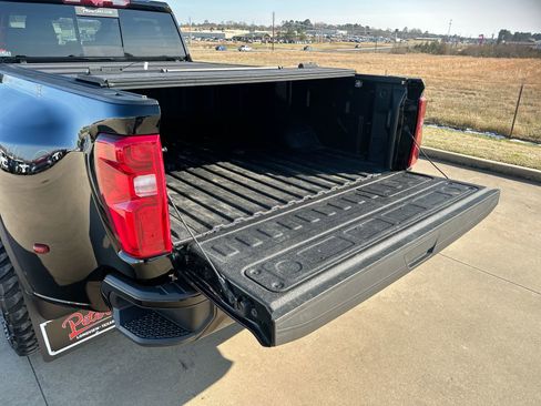 Used 2024 Chevrolet Silverado 3500 High Country w/ High Country Premium Package image 24