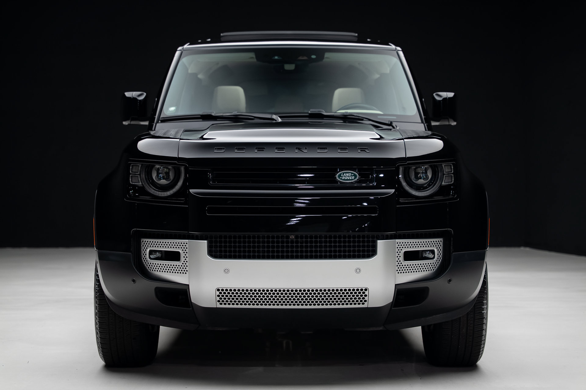 Used 2024 Land Rover Defender 110 S AWD/4WD image 8