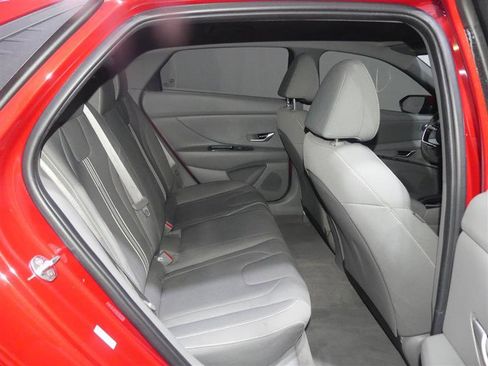 Used 2022 Hyundai Elantra SEL FWD image 27
