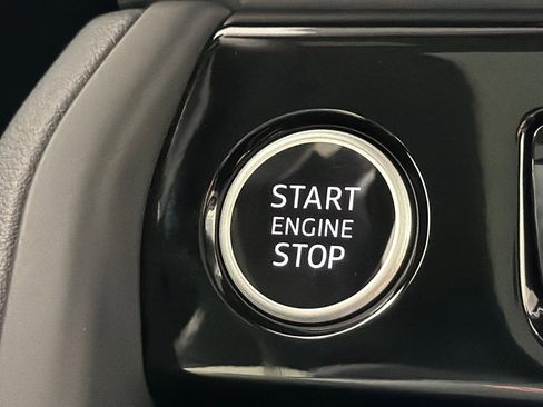 Used 2025 Audi Q5 Premium w/ Convenience Package image 22