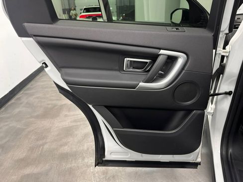 Used 2018 Land Rover Discovery Sport HSE image 47