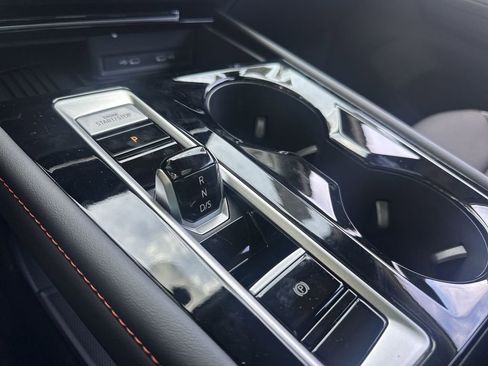 New 2025 Volkswagen Atlas Peak Edition SE image 20