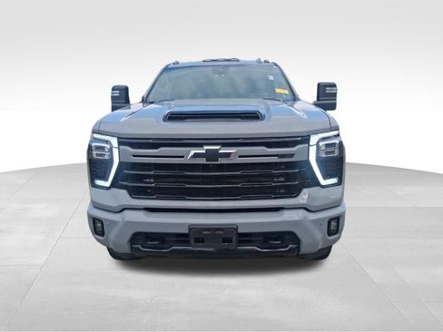 Used 2024 Chevrolet Silverado 2500 LTZ w/ LTZ Plus Package AWD/4WD image 2