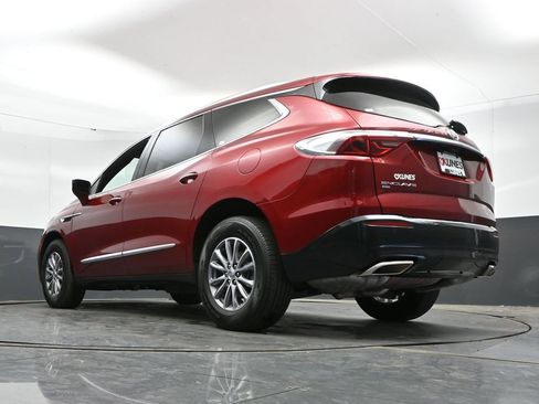 Used 2024 Buick Enclave Premium AWD/4WD image 48