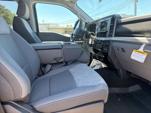 New 2025 Ford F250 XLT w/ FX4 Off-Road Package AWD/4WD image 16
