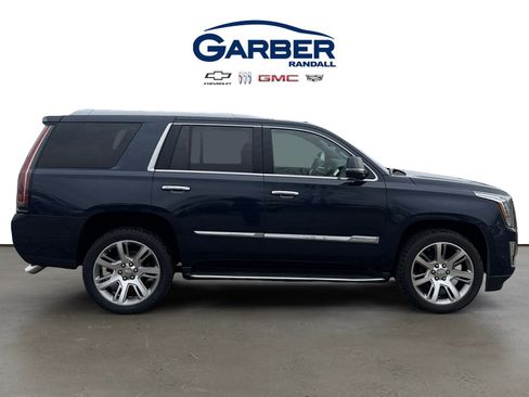 Used 2017 Cadillac Escalade Luxury image 6