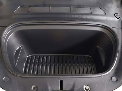 Used 2023 Tesla Model Y Long Range image 21