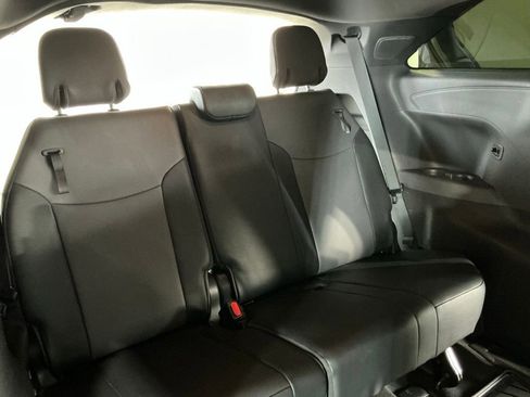 Used 2021 Toyota Sienna XSE w/ XSE Plus Package FWD image 29