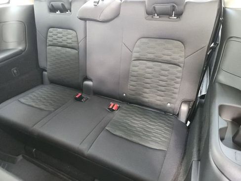 Used 2025 Nissan Pathfinder S FWD image 21
