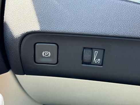 Certified 2023 Buick Enclave Essence w/ Experience Buick Package FWD image 18