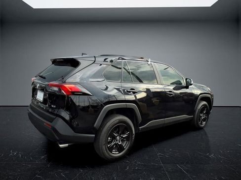 Used 2024 Toyota RAV4 XLE FWD image 3