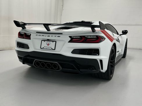 Used 2027 Chevrolet Corvette Grand Sport w/ Z52 Sport Performance Package RWD image 13