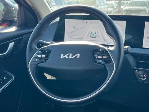 Used 2024 Kia EV6 Light image 12