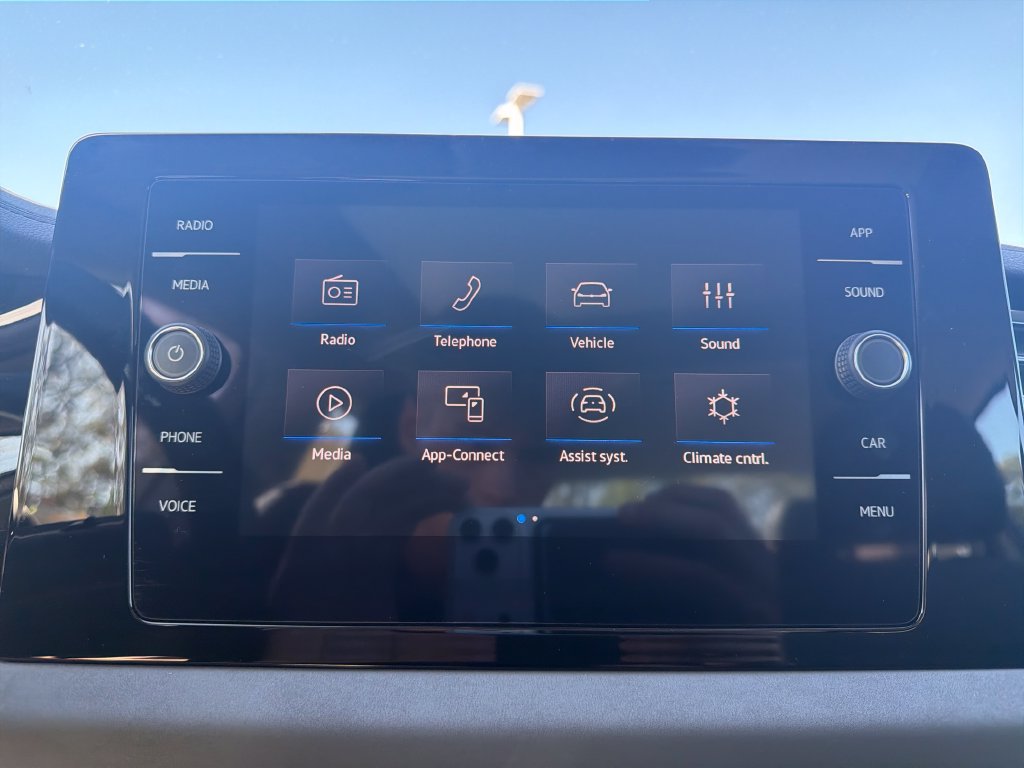 Certified 2025 Volkswagen Jetta SE FWD image 13