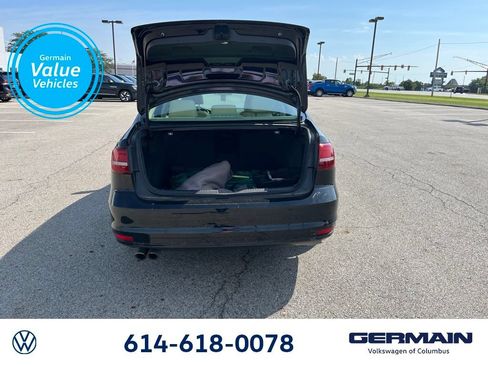 Used 2017 Volkswagen Jetta SE FWD image 15
