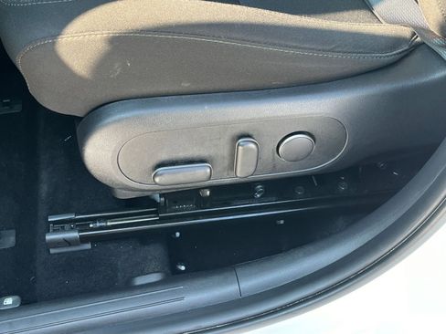 Used 2025 Hyundai Kona SEL image 21