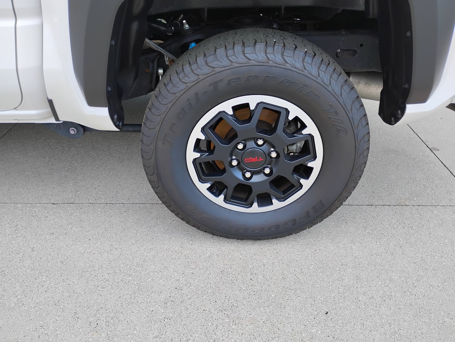 Used 2025 Toyota Tacoma TRD Off-Road AWD/4WD image 30