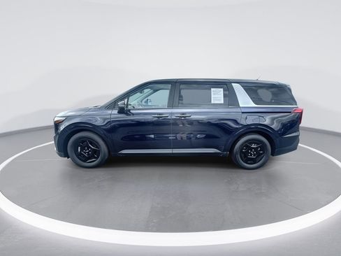 Used 2025 Kia Carnival FWD image 5