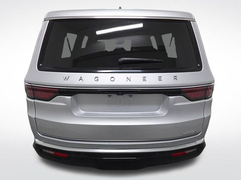 Used 2024 Jeep Wagoneer L Series II w/ Flexible Seating Group image 4