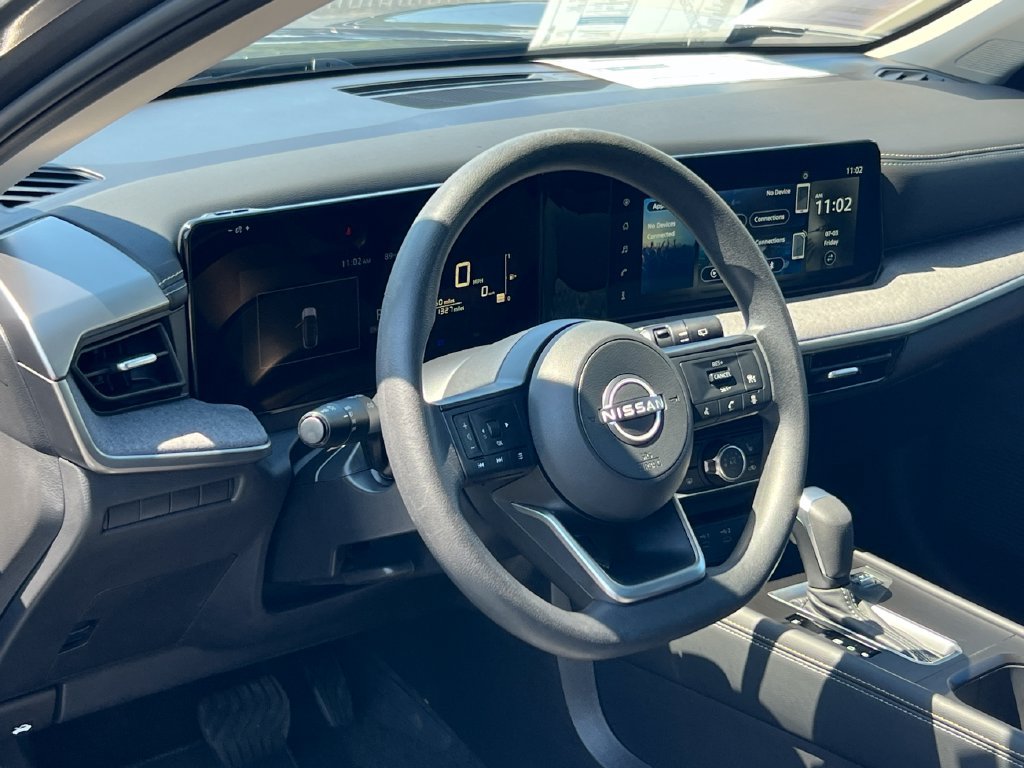 Used 2025 Nissan Kicks SV w/ SV Premium Package AWD/4WD image 5