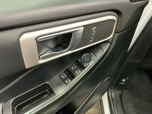 Used 2020 Ford Explorer XLT w/ Equipment Group 202A RWD image 15