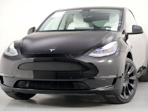 Used 2021 Tesla Model Y Long Range image 3