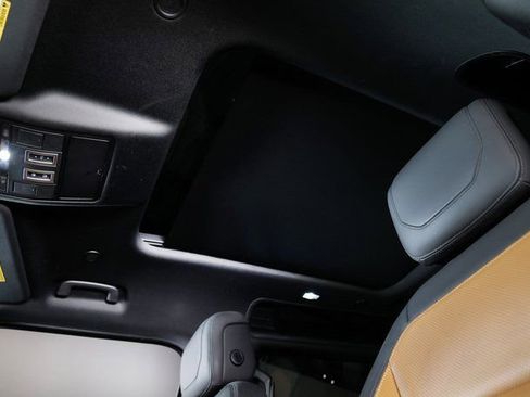 Used 2021 Land Rover Defender 90 X image 23